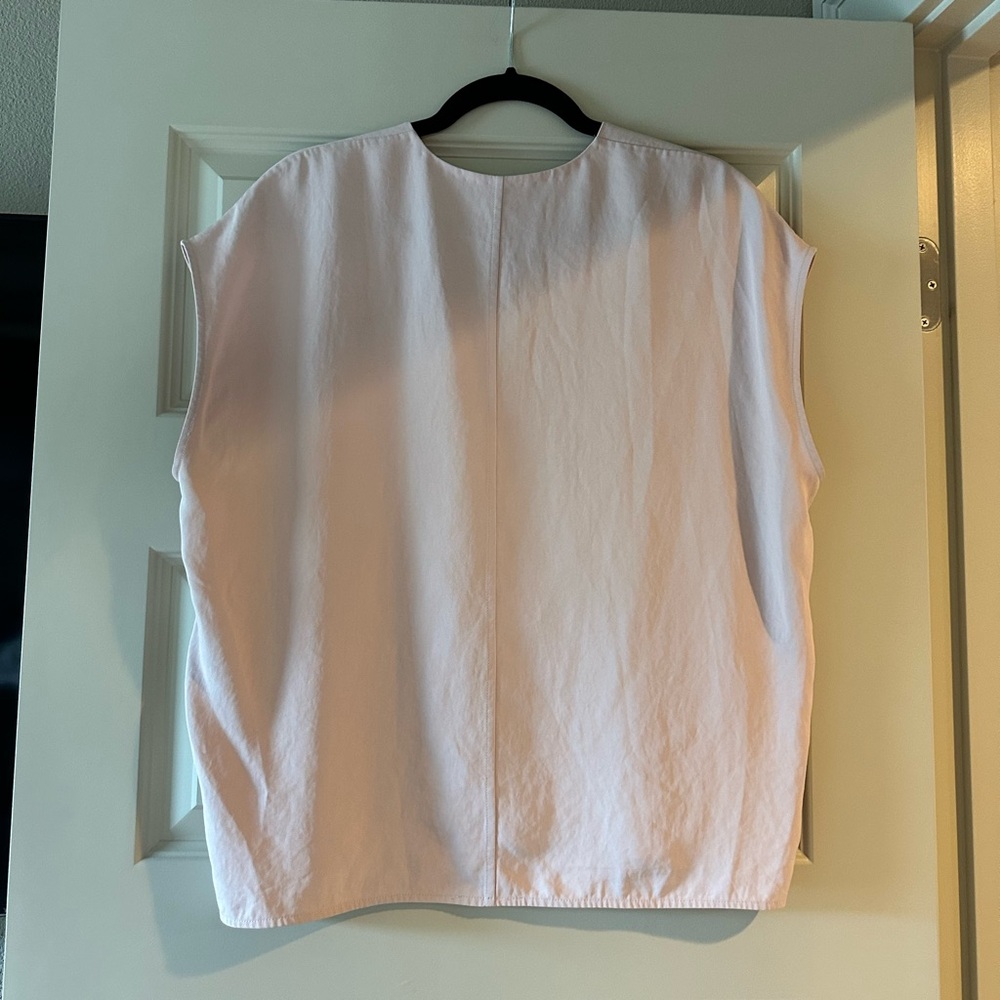EVERLANE Japanese Go Weave V-Neck blouse in Rose Pink - Picture 8 of 8